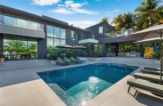 131  Cape Florida Dr #