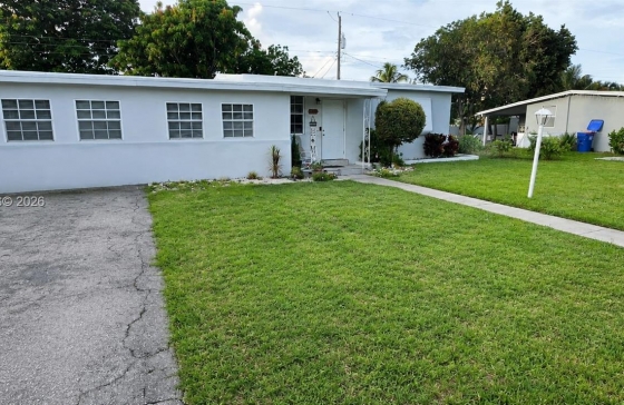 1533 NE 48th #ST