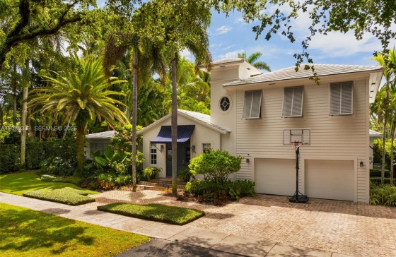 444  Bargello Ave #