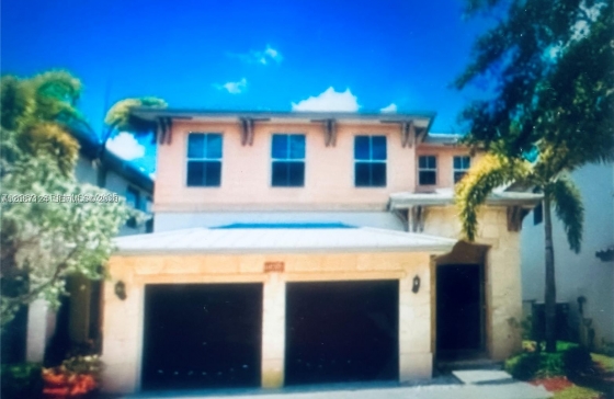10464 NW 70th Ln #