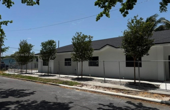 2165  Beautiful Ave #1