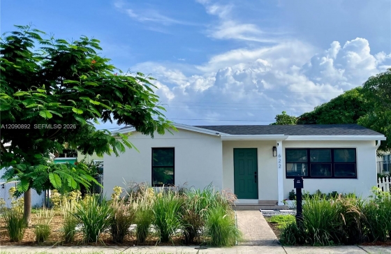 622  Avenida Hermosa #