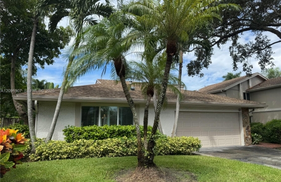 76  Ivy Rd #76