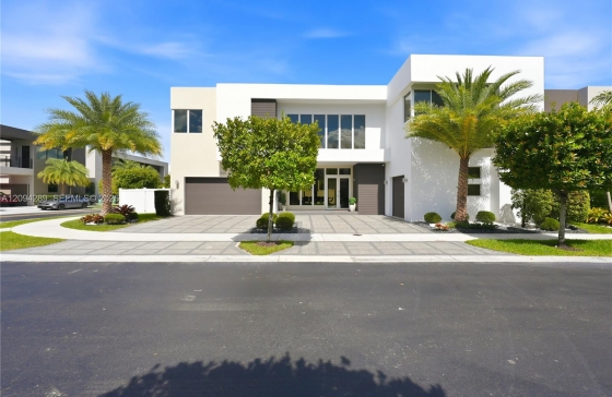 7525 NW 103rd Pl #