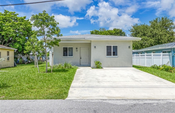 707 NW 2nd Ter #