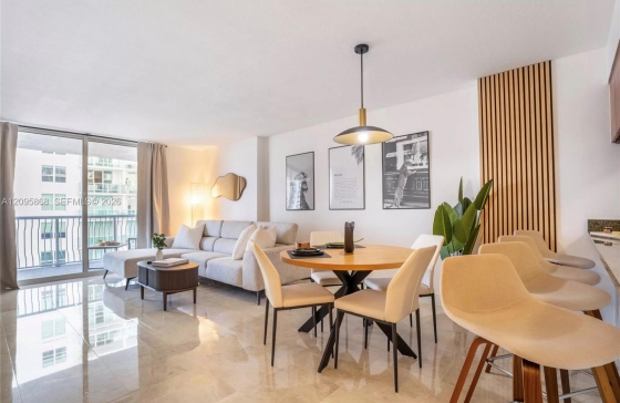 1200  Brickell Bay Dr #1805