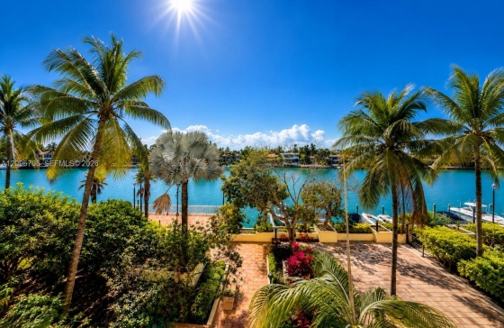 5600  Collins Ave #4P