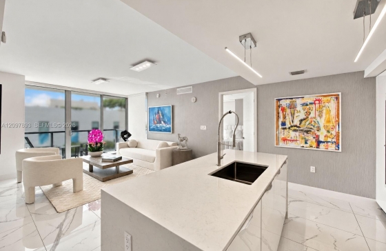 9521 E Bay Harbor Dr #601