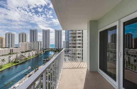 500  Bayview Dr #1631