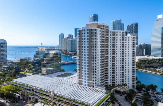 701  Brickell Key Blvd #1004