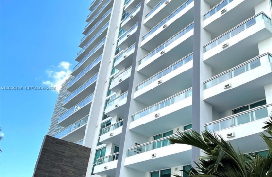 1080  Brickell Ave #907