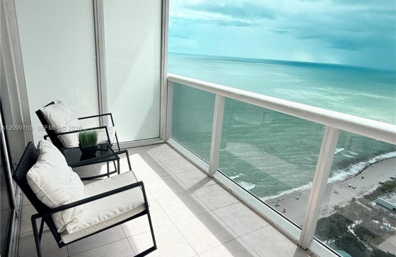 1830 S Ocean Dr #3705