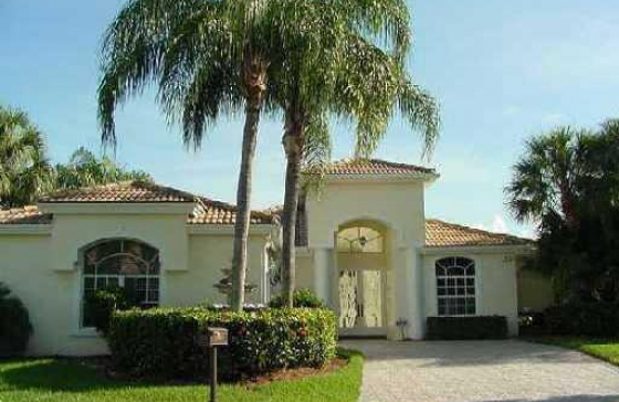 9067  Long Lake Palm #
