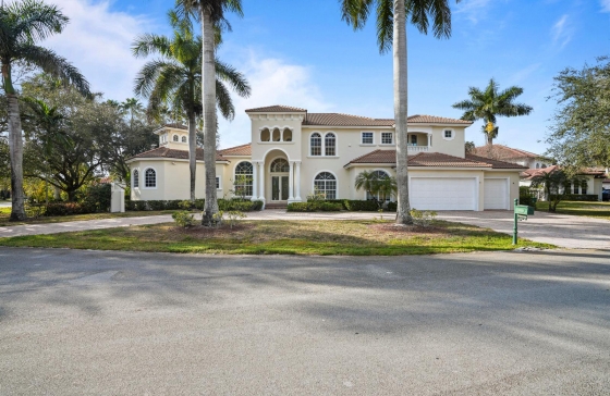 3201 E Stonebrook #