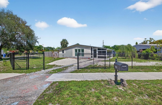 300 SW 25th #