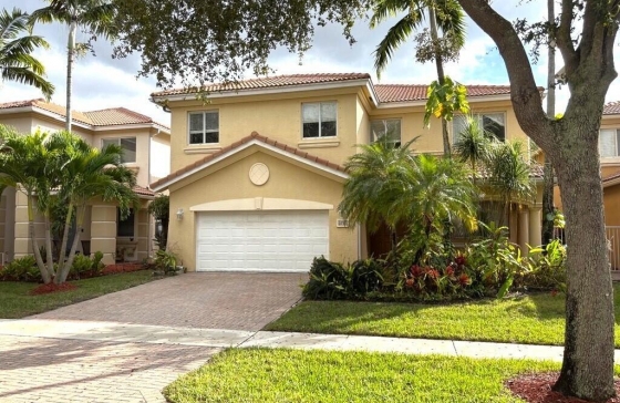 6786  Aliso #