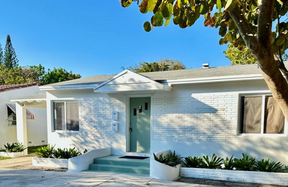 2425  Pierce #