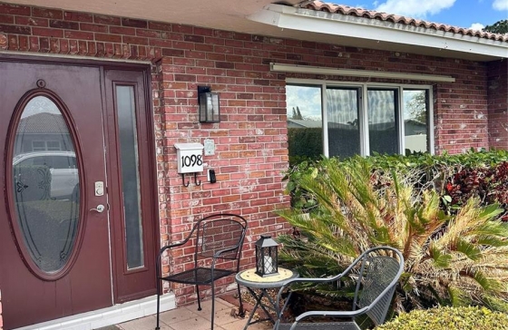 1098 NW 15th #