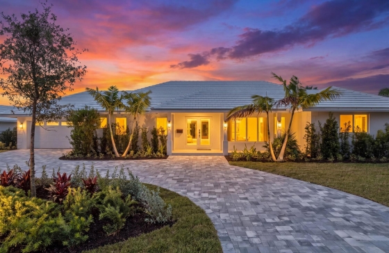 1090 SW Mulberry #