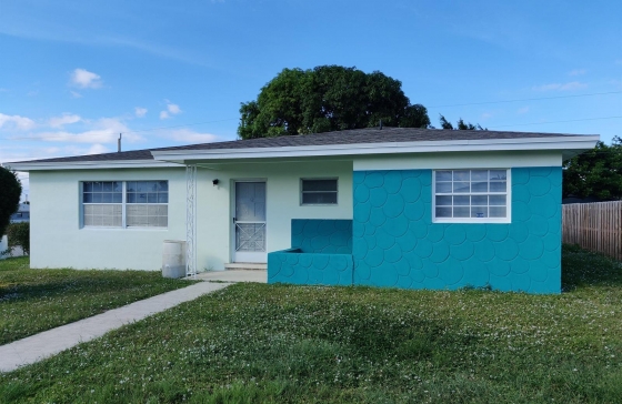 1496 W 32nd #