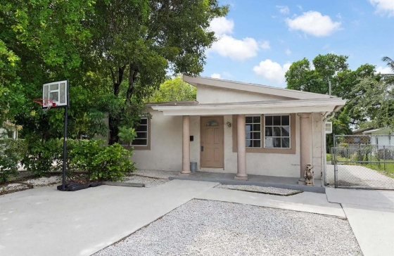 216 NW 12th #3